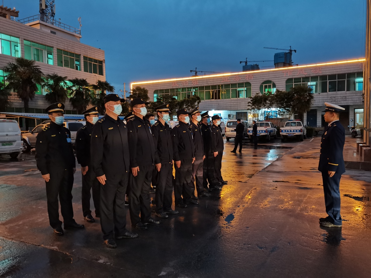 军训大练兵  英姿展新风 ——行政综合执法局军训活动拉开序幕|半岛官方下载地址(图3)